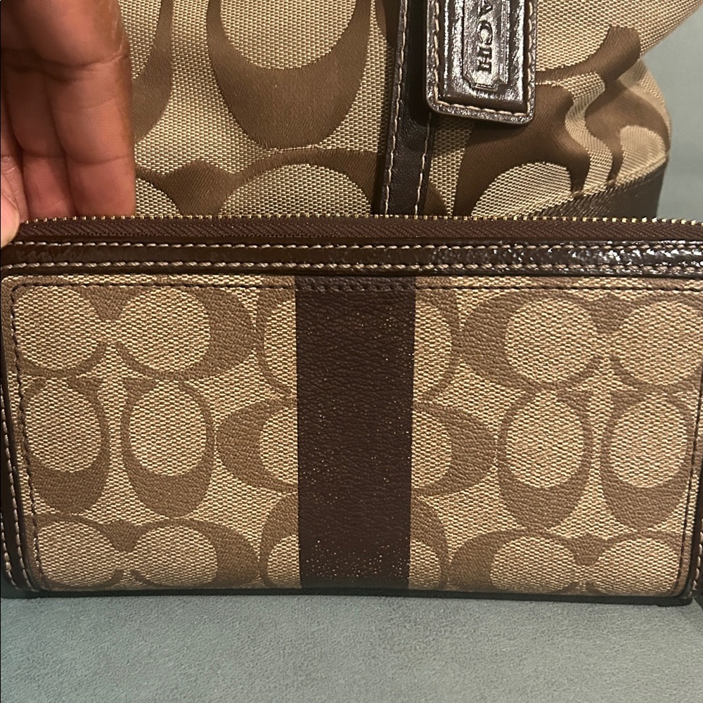 Coach Y2K Tan and Brown Signature Stripe Collection Tote /Wallet Set comes w/COA - Picture 7 of 16